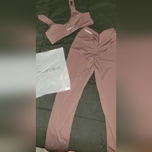 Pcheebum sports bra and pants set